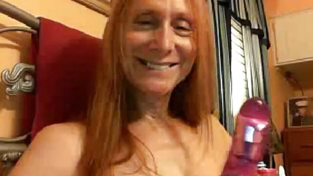 Mec lubrique léché la chatte d'une femme mature et baisée en film porno amateur complet anal