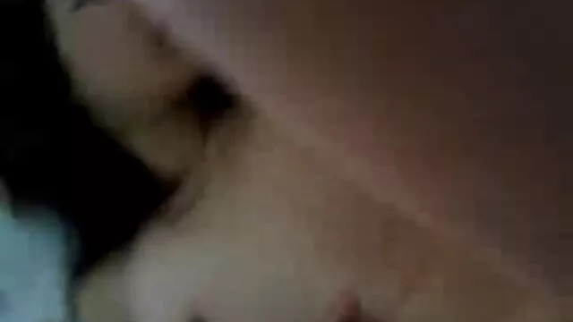 Jolie film amateur x francais fille asiatique caresse son trou avec ses doigts