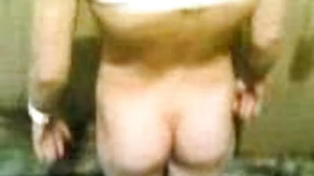 Deux beautés élancées se rassemblent pour les rassemblements de filles innocentes et, renversant un petit verre de xxx francais amateur vin enivrant, se précipitent passionnément dans les bras chauds de l'autre pour se lécher correctement les chattes douces.