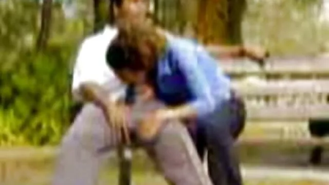 Un film x français amateurs mec inquiet lèche l'anus à une fille chauve et la frappe