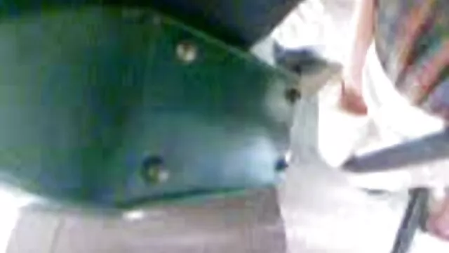 Une extrait video porno amateur blonde mature et potelée met un vibrateur sur le clitoris et attrape un high