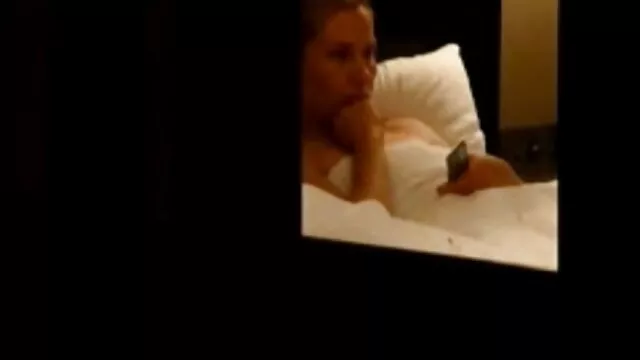 Jeune brune baise fort sur amateur xxx francais la table