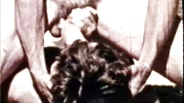 Poubelle rousse film x amateur complet baisée dans un cul étroit, classe fille