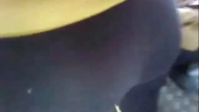 Une fille sexy mince se masturbe la chatte film x francais amateur gratuit anale et rasée