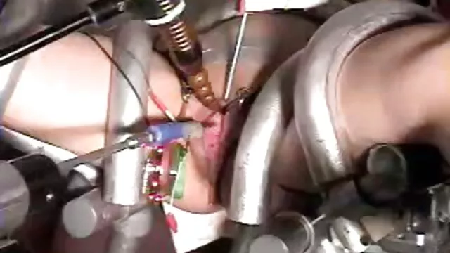 Une film porno amateur français brune aux formes magnifiques avale du sperme