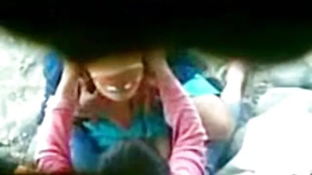 Poussin aux seins suspendus se masturbe film x amateur français gratuit