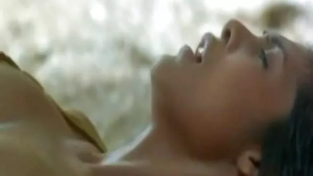 Des lesbiennes lubriques épaisses et film x amateur allemand plantureuses s'embrassent et se lèchent l'anus