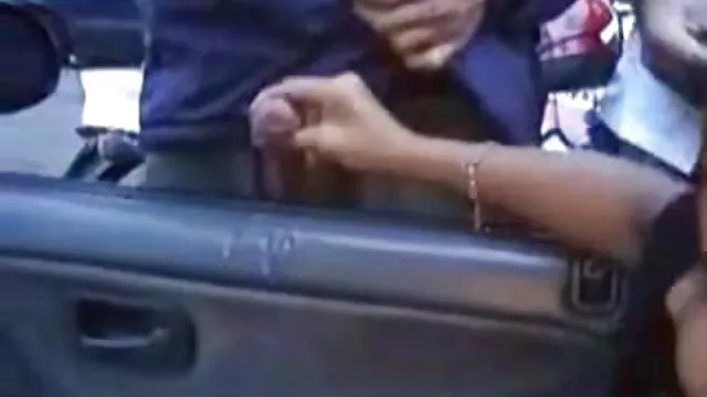 Un serrurier barbu inquiet a films x et videos amateur en français sans téléchargement baisé une jeune blonde en anal