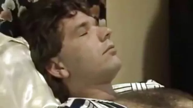 Le professeur film x français amateurs n'a baisé avec personne depuis longtemps et a décidé d'en laisser un beau après les couples