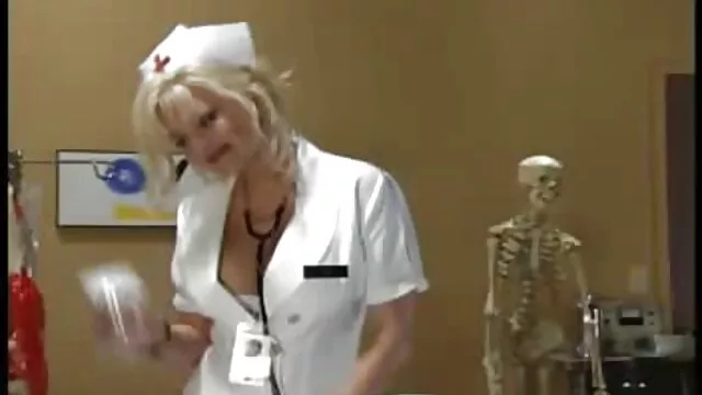 Ils sucent la bite ensemble, puis se film porno francais amateur relaient pour asseoir leurs culs et chattes sur un pistolet épais