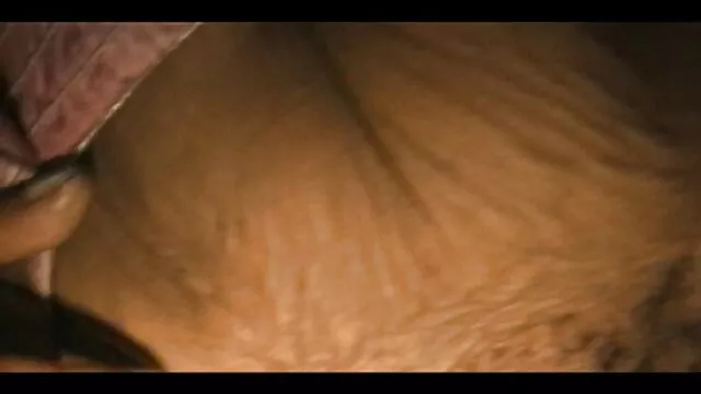 Little Holly Hendrix a un vibromasseur du Père Noël film porno amateur française et baise avec lui en anal