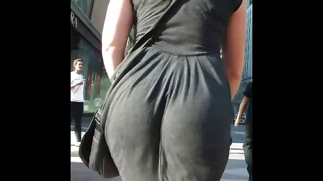 Un mec audacieux baise passionnément une jeune film amateur francais x blonde en anal
