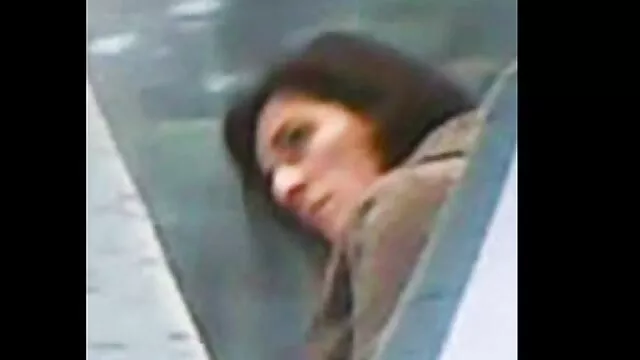 Une enseignante mature et mignonne baise un jeune film x francais amateur gratuit élève en classe