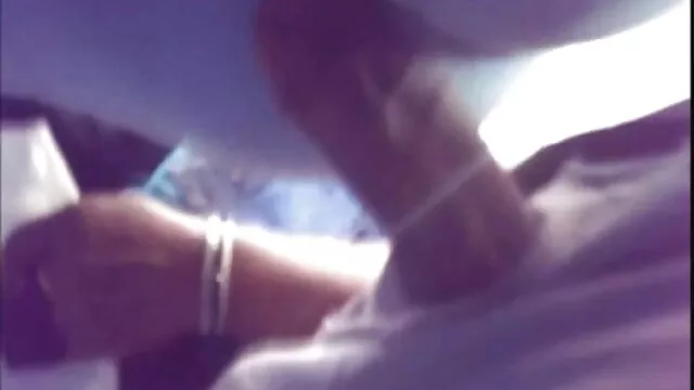 Le mec chauve JMacs a serré la taille de la fille Vivianna Mulino et casting x amateur francais l'a planté sur une bite