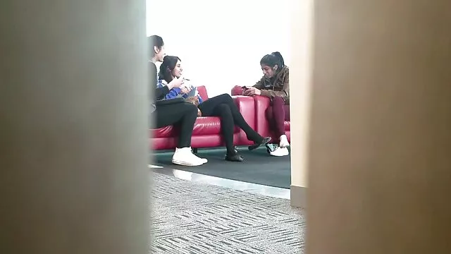 Une jeune étudiante apprend la douceur du sexe avec une femme mûre. Une femme lui apprend tout ce qu'elle sait elle-même, car elle film porno amateur gratuit français veut qu'il devienne un excellent baiseur