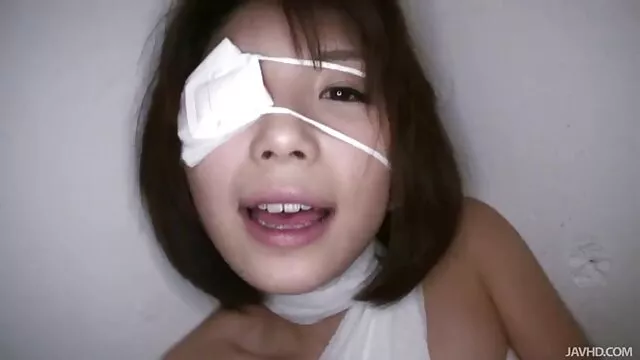 Une jeune fille s'est plainte à sa mère que film porno amateur en francais son mari l'offense. La belle-mère en colère est venue vers son gendre et a commencé à lui crier dessus. L'homme ne l'a pas écoutée, mais a plutôt déchiré