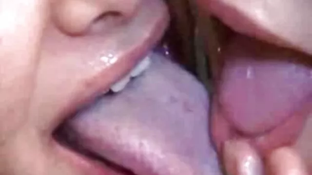La blonde Lucy suce sa belle bite film francais amateur x