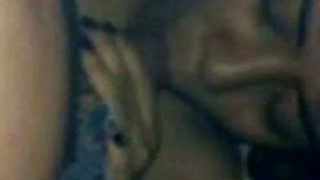 La blonde aux gros seins caresse les lèvres tendres d'une salope avec sa video x amateur francais gratuit langue