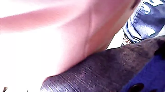 Une brune sexy avec un gros film x amateur français cul juteux suce et baise
