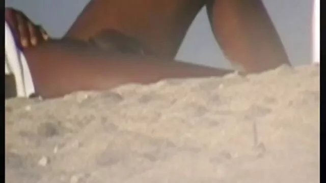 La chienne a léché le cul film amateur porno gratuit de son amie et a sucé le pénis