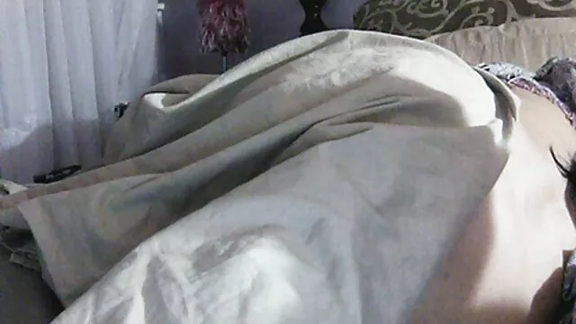 Eh bien, la chatte de la rousse, a dû baiser dans le cul film amateur porno gratuit