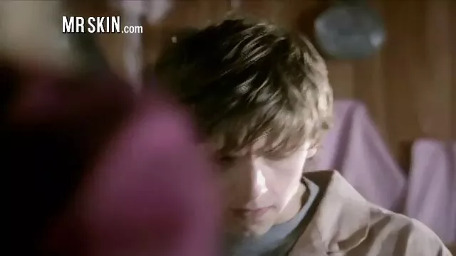 Une brune flexible s'assoit facilement sur une ficelle, la prend avec ferveur dans sa bouche et substitue sensuellement son trou à une film porno amateur allemand bite qui veut du sexe