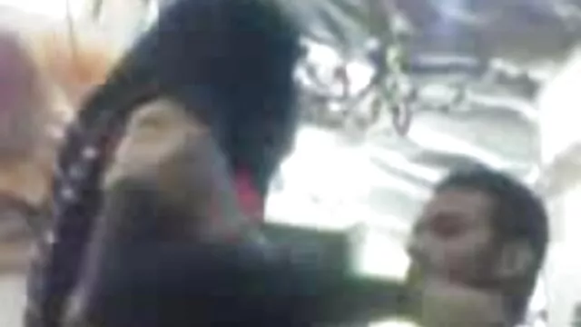 Une prof aux gros seins chevauche la bite film x amateur en francais d'un étudiant